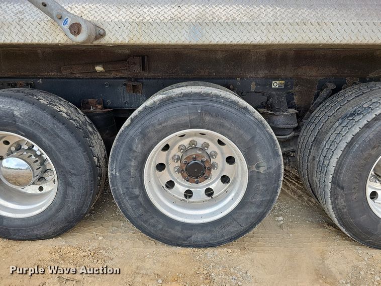 image for item DS6407 2015 Kenworth T880  dump truck