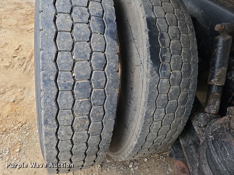 image for item DS6407 2015 Kenworth T880  dump truck