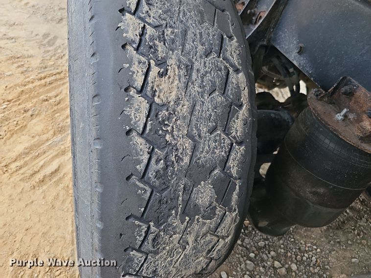 image for item DS6407 2015 Kenworth T880  dump truck