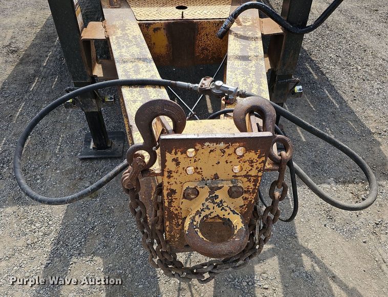 image for item DS6412 2000 Trail King TK40LP  equipment trailer