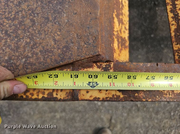 image for item DS6412 2000 Trail King TK40LP  equipment trailer