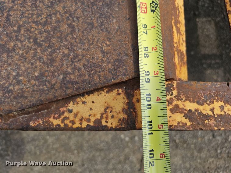 image for item DS6412 2000 Trail King TK40LP  equipment trailer