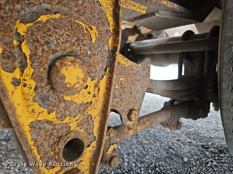 image for item DS6412 2000 Trail King TK40LP  equipment trailer