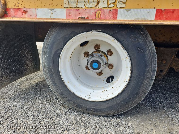 image for item DS6412 2000 Trail King TK40LP  equipment trailer