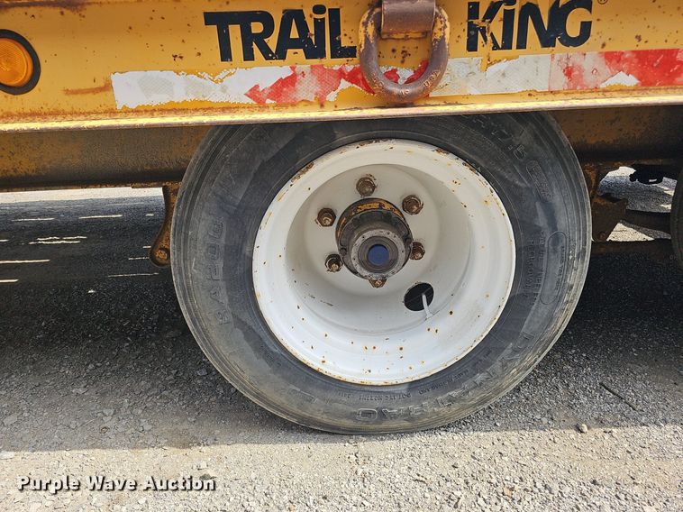 image for item DS6412 2000 Trail King TK40LP  equipment trailer