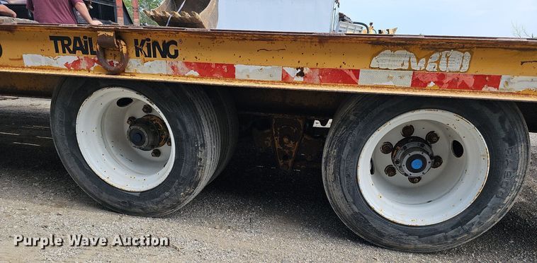 image for item DS6412 2000 Trail King TK40LP  equipment trailer