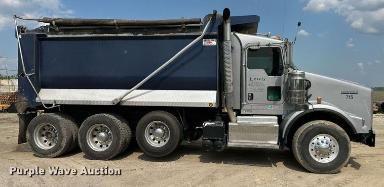 image for item DS6415 2016 Kenworth T800  dump truck
