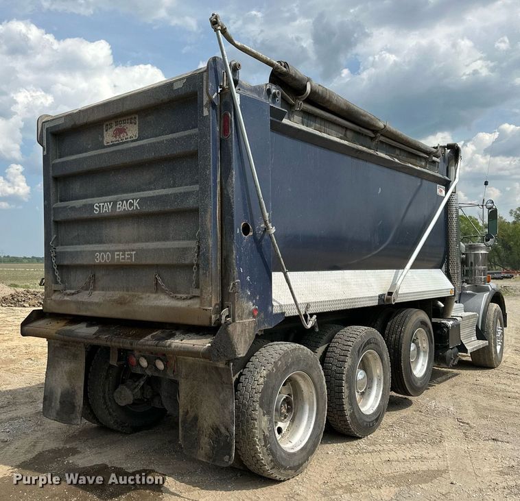 image for item DS6415 2016 Kenworth T800  dump truck