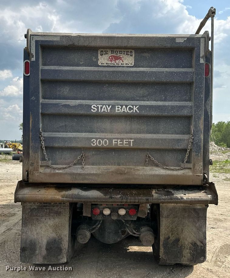 image for item DS6415 2016 Kenworth T800  dump truck