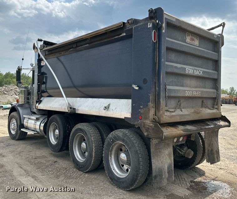 image for item DS6415 2016 Kenworth T800  dump truck