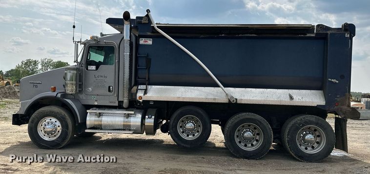 image for item DS6415 2016 Kenworth T800  dump truck