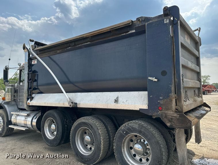 image for item DS6415 2016 Kenworth T800  dump truck