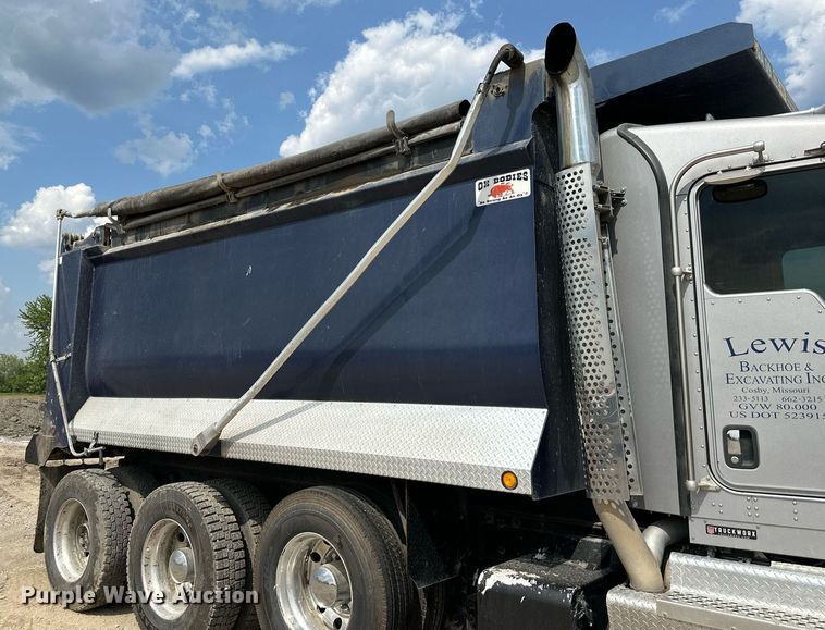 image for item DS6415 2016 Kenworth T800  dump truck