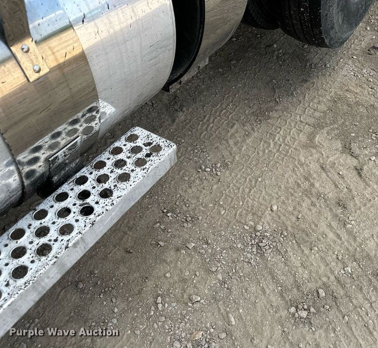 image for item DS6415 2016 Kenworth T800  dump truck