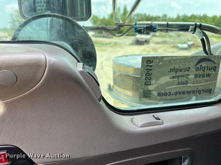 image for item DS6415 2016 Kenworth T800  dump truck