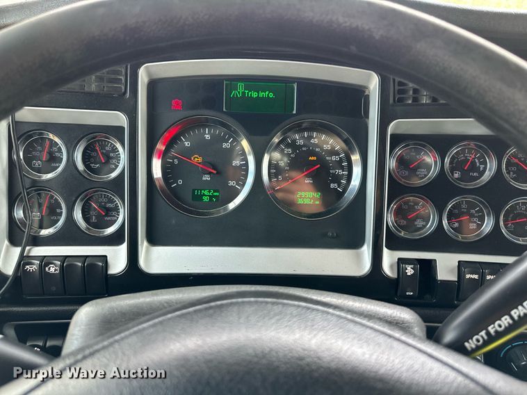 image for item DS6415 2016 Kenworth T800  dump truck