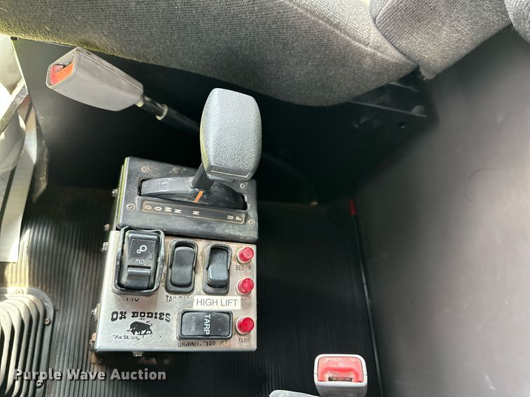 image for item DS6415 2016 Kenworth T800  dump truck