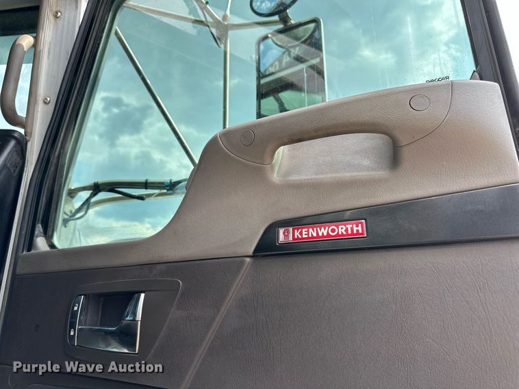 image for item DS6415 2016 Kenworth T800  dump truck