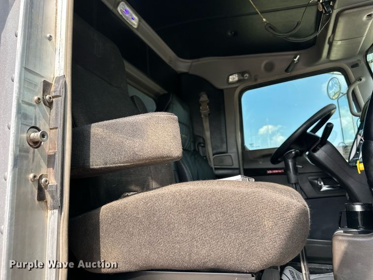 image for item DS6415 2016 Kenworth T800  dump truck