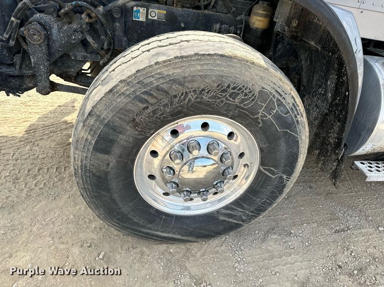 image for item DS6415 2016 Kenworth T800  dump truck