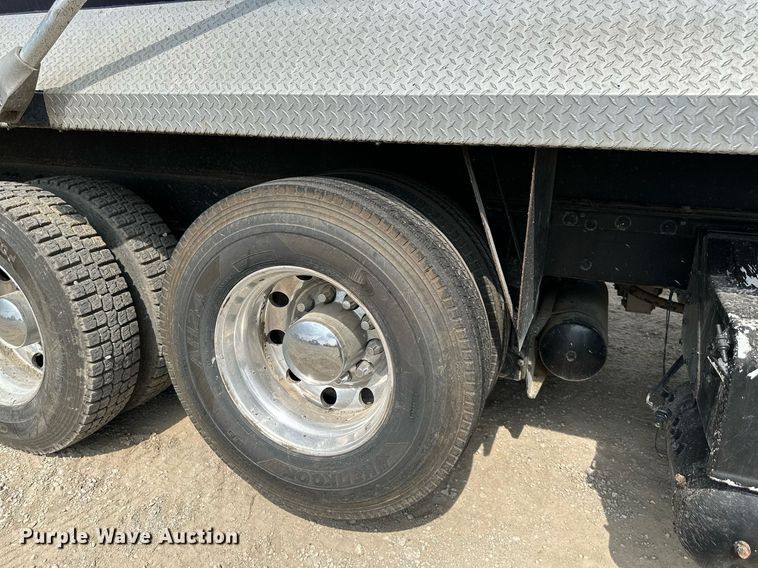 image for item DS6415 2016 Kenworth T800  dump truck