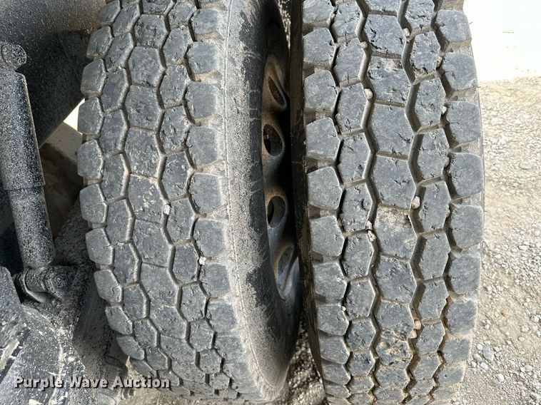 image for item DS6415 2016 Kenworth T800  dump truck