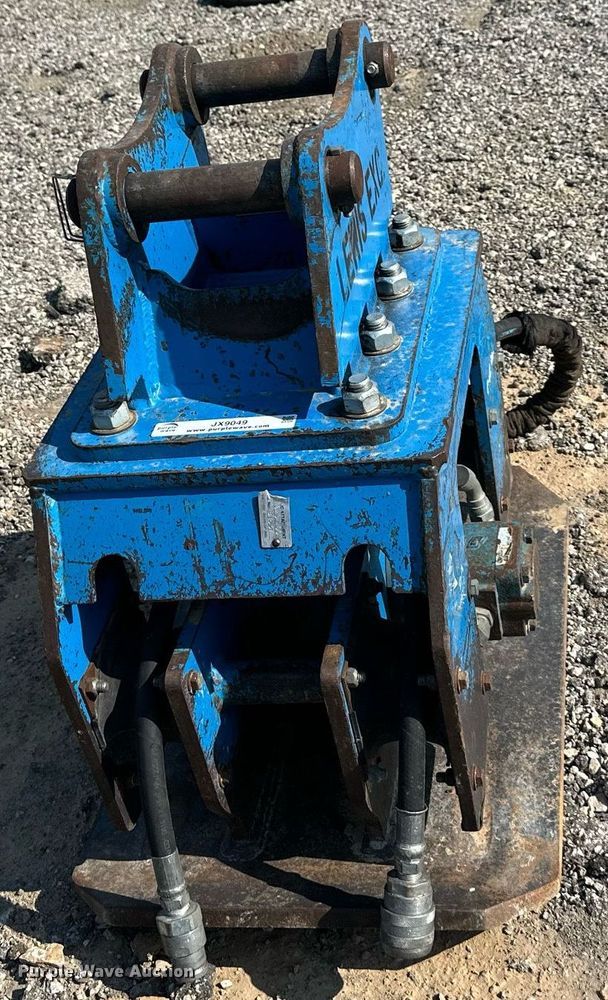 image for item JX9049 Okada OAC200  plate compactor