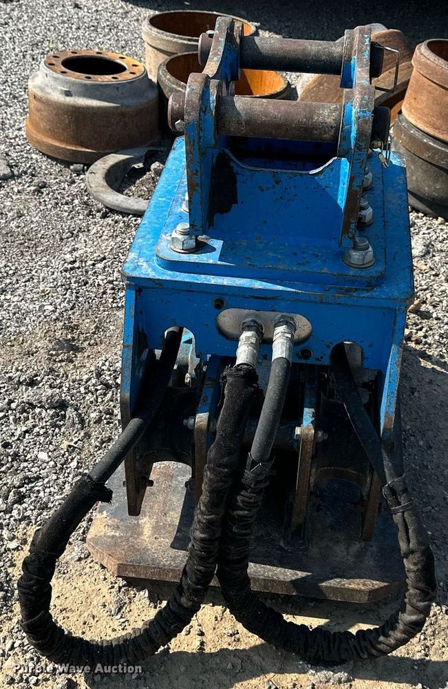 image for item JX9049 Okada OAC200  plate compactor