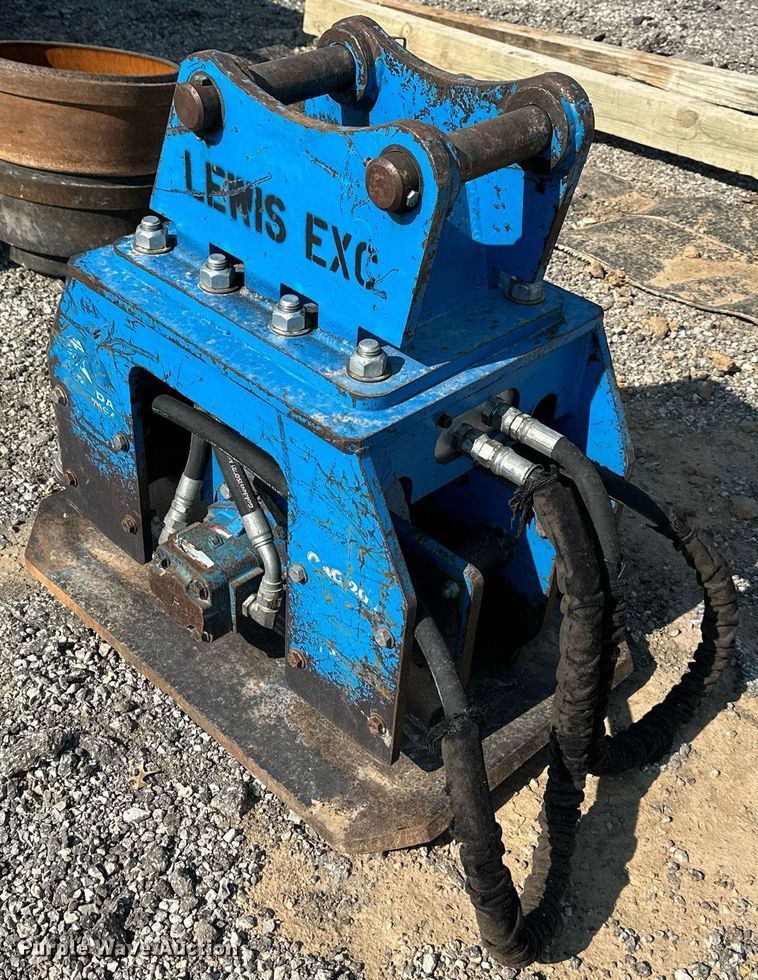 image for item JX9049 Okada OAC200  plate compactor