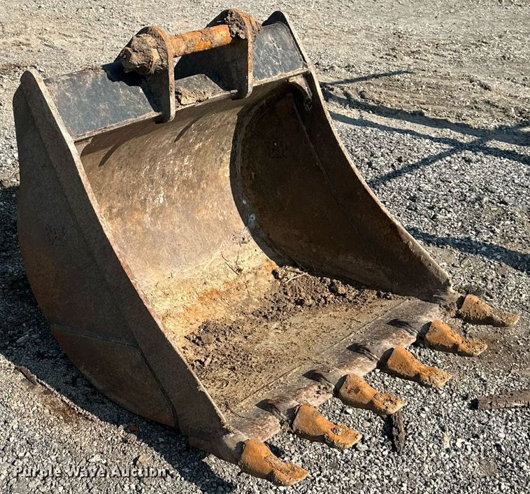 image for item JX9051 Caterpillar  36"W backhoe bucket