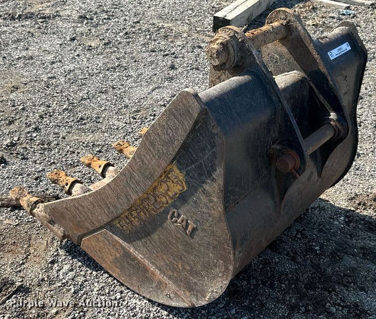 image for item JX9051 Caterpillar  36"W backhoe bucket