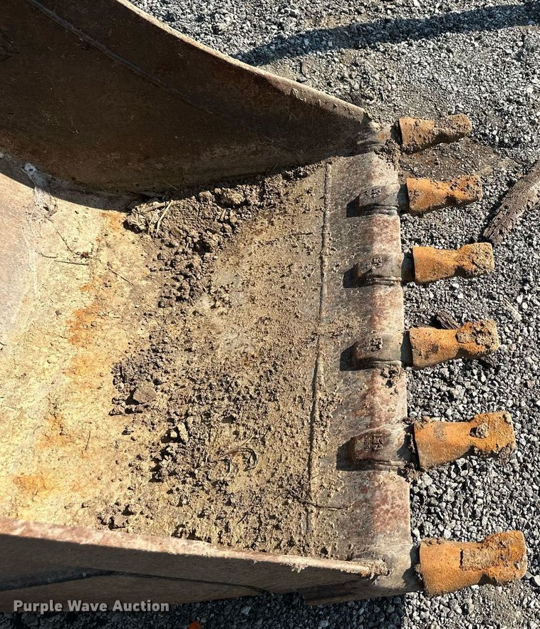 image for item JX9051 Caterpillar  36"W backhoe bucket