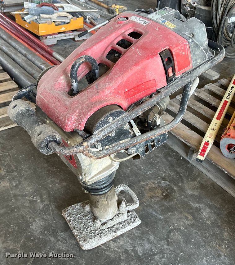 image for item JX9058 2014 Chicago Pneumatic MS590  plate compactor