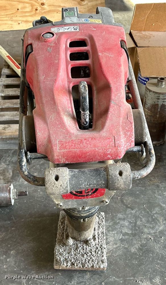 image for item JX9058 2014 Chicago Pneumatic MS590  plate compactor