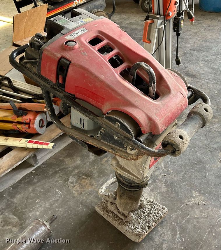 image for item JX9058 2014 Chicago Pneumatic MS590  plate compactor