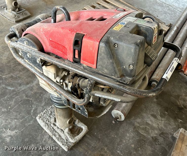 image for item JX9058 2014 Chicago Pneumatic MS590  plate compactor