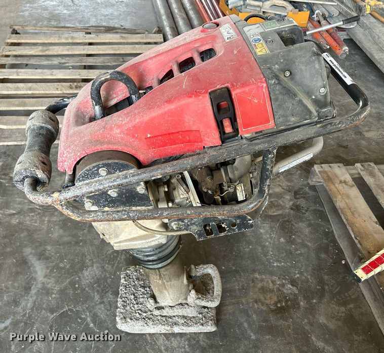 image for item JX9058 2014 Chicago Pneumatic MS590  plate compactor