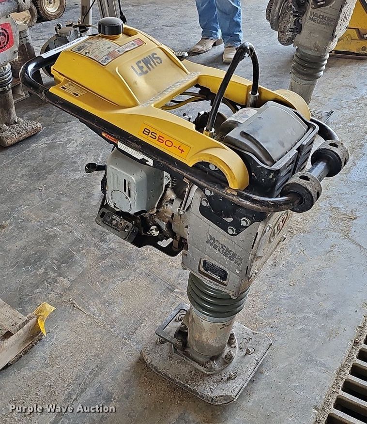 image for item JX9059 Wacker Neuson BS50-4  plate compactor