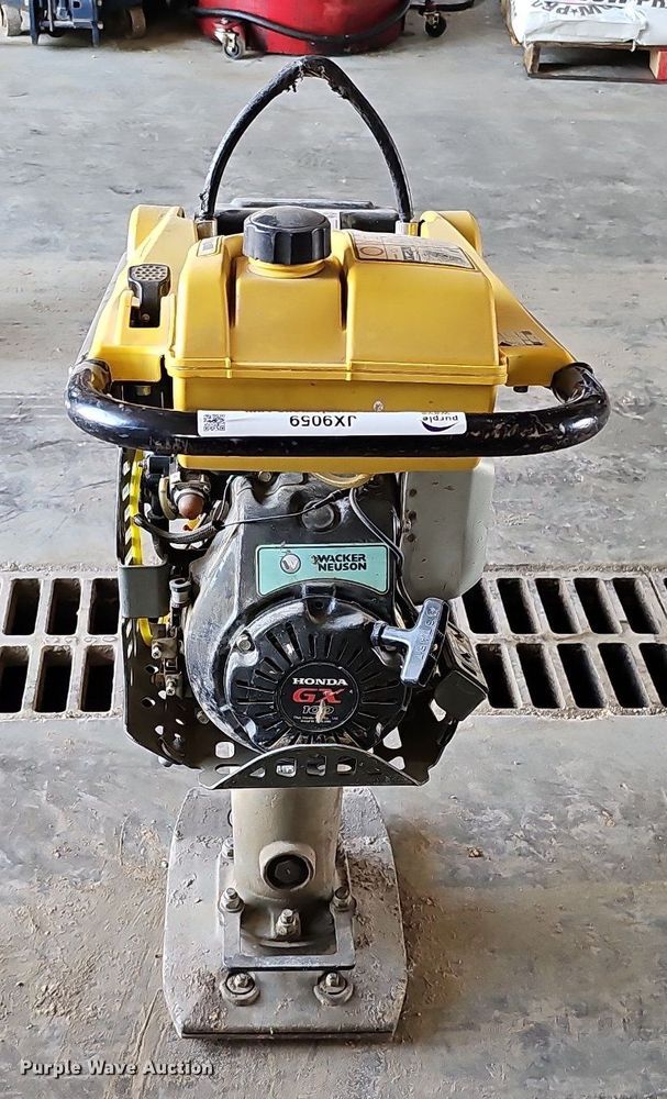 image for item JX9059 Wacker Neuson BS50-4  plate compactor