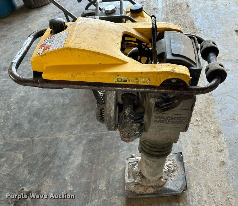 image for item JX9061 Wacker Neuson BS50-2  plate compactor