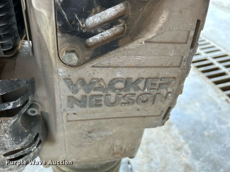 image for item JX9061 Wacker Neuson BS50-2  plate compactor