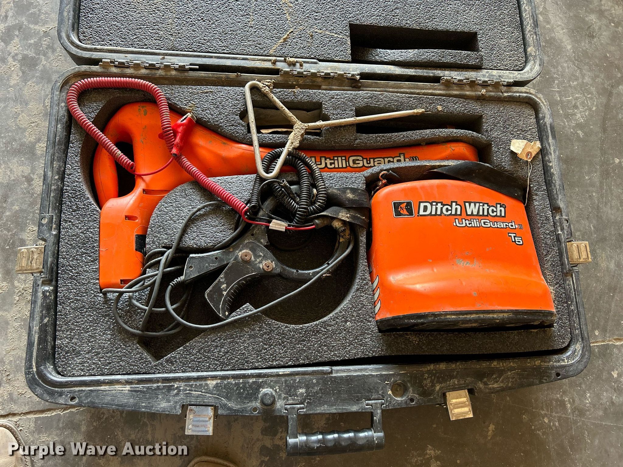 Ditch Witch Ultra Guard T5 line locator in Saint Joseph, MO | Item