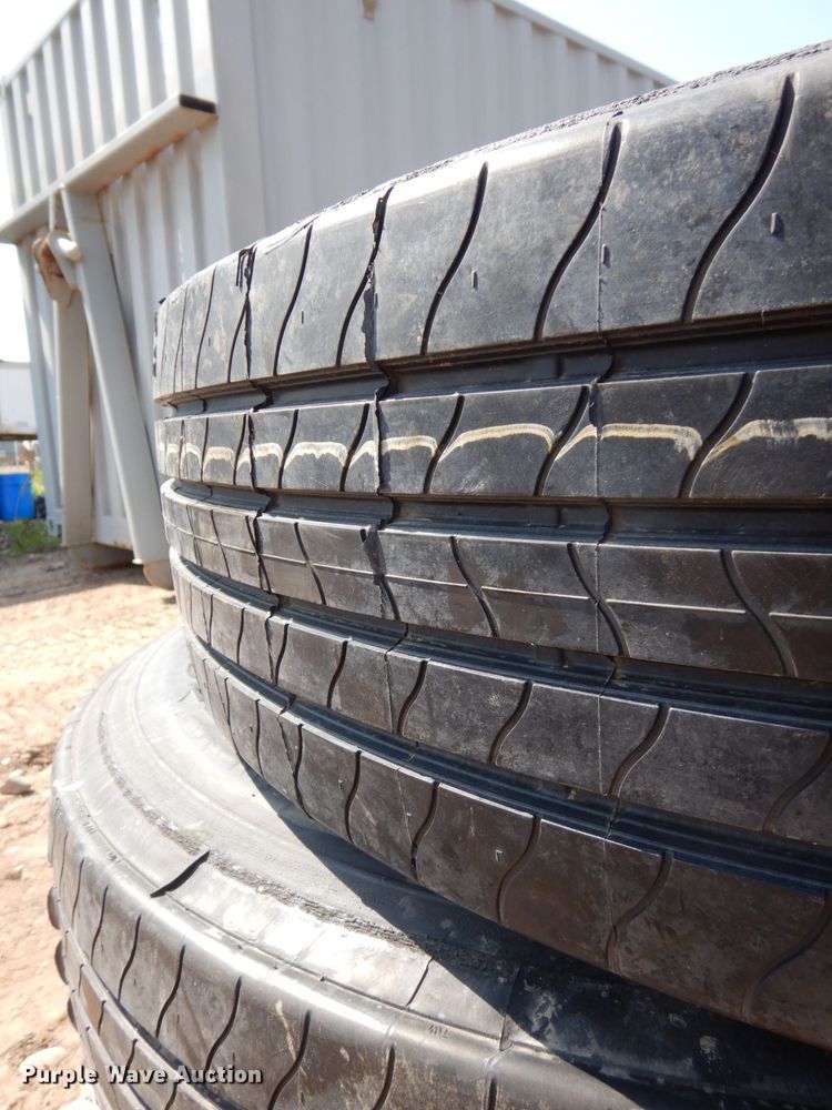 image for item AF9708 (3) Michelin XDN2 275/80R22.5 recapped tires