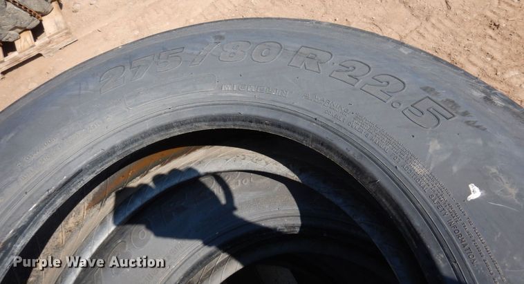 image for item AF9708 (3) Michelin XDN2 275/80R22.5 recapped tires