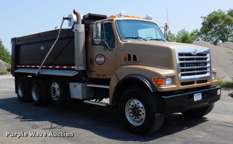image for item AF9709 2004 Sterling L8500  dump truck