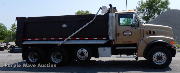 image for item AF9709 2004 Sterling L8500  dump truck