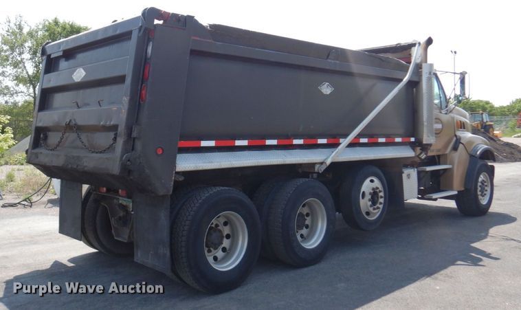 image for item AF9709 2004 Sterling L8500  dump truck