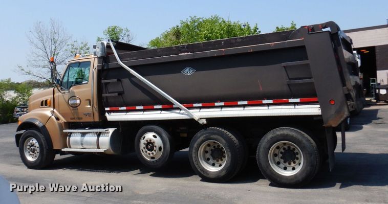 image for item AF9709 2004 Sterling L8500  dump truck
