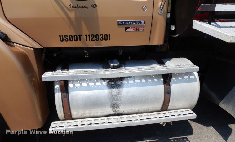 image for item AF9709 2004 Sterling L8500  dump truck