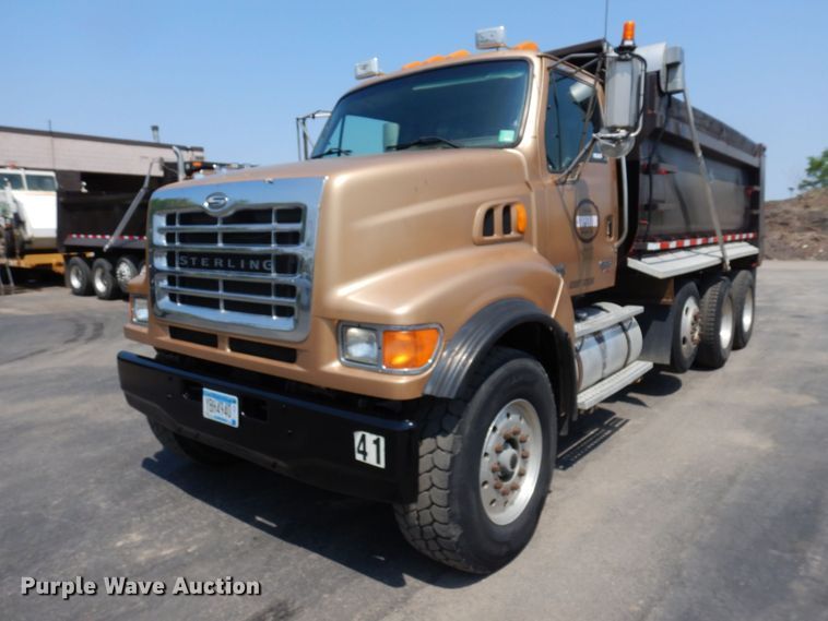 image for item AF9709 2004 Sterling L8500  dump truck